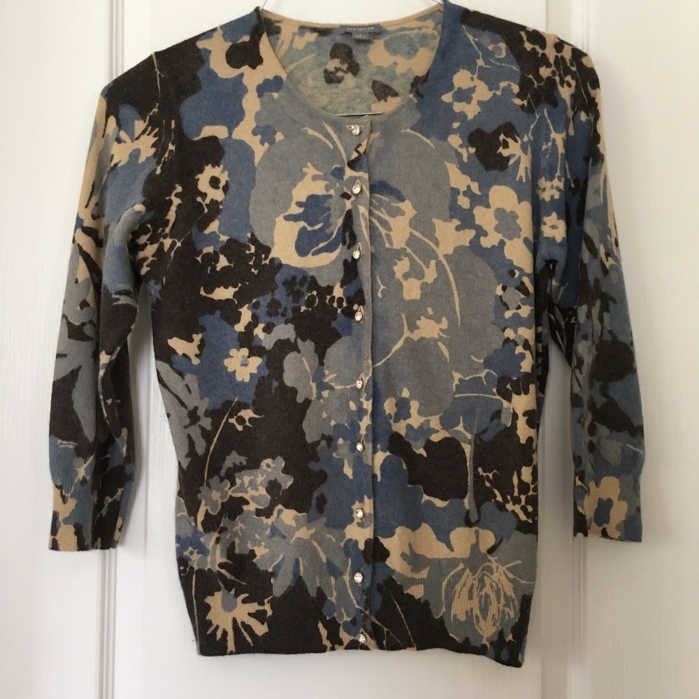 Luxury Ann Taylor sweater Floral Cardigan, med crystal angora blend 3/3 sleeve
